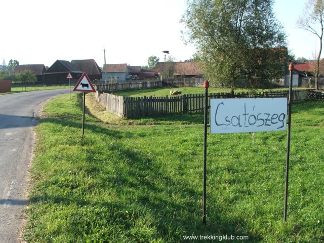 Falujelző tábla Csíkcsatószegi borvízforrás