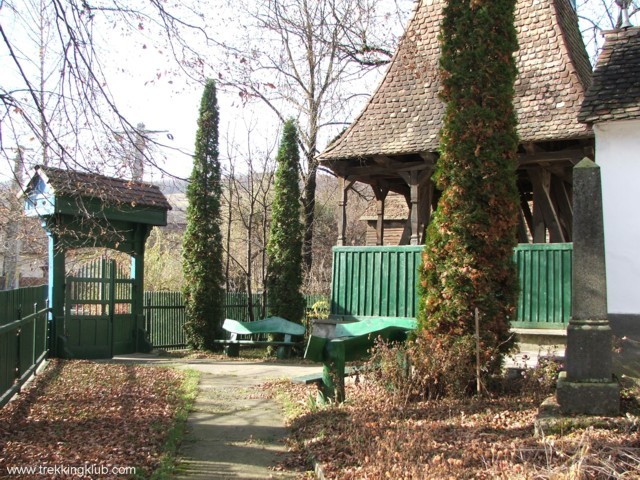 A templom udvara Rigmány