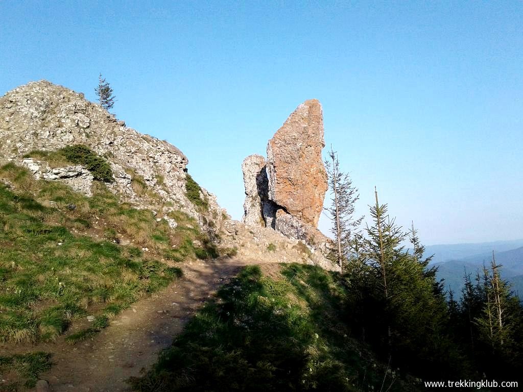 A katona kucsmája - Csalhó-hegység