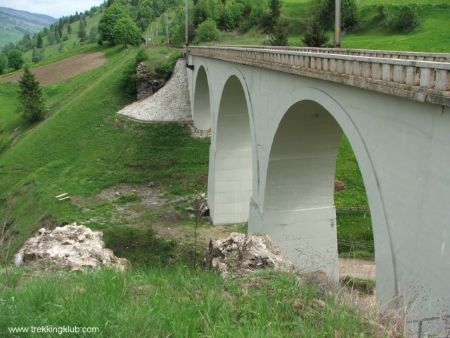 Utusaly-völgyhíd - Görbepataka