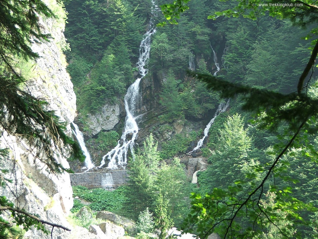 Habos-völgy vízesése - Bucsecs-hegység