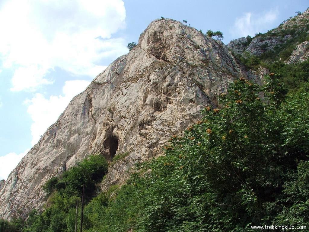 Legyes-barlang - Lászlóvára