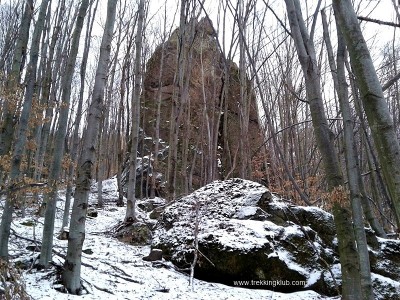 Kormos-kő sziklabástya