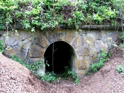 Mini alagút a vasút alatt