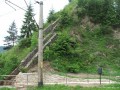 Kőlépcső vezet fel az egykori erődhöz