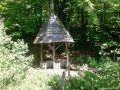 Kismedence tetővel