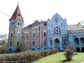 Ugron-kastély - Mezőzáh A jobb szárny hatszögű toronnyal Mezőzáh Ugron kastély