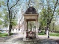 Diákemlékmű - Nagyenyed Mauzóleumszerű építmény klasszicista stílusban Diákemlékmű Nagyenyed Kápolnadomb Sétatér