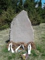 Világháborús emlékmű Varjadorja - Csíkajnád Dóczy András szobrász alkotása Csíkajnád Varjadorja világháborús emlékmű