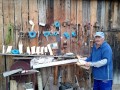 Kiállított tárgyak a csűr oldalán Kiállított tárgyak a csűr oldalán