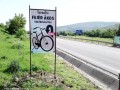 Kerékpárosok emlékműve - Mikóújfalu Fejér Ákos kiállítás 1 km Mikóújfalu emlékmű kerépárosok