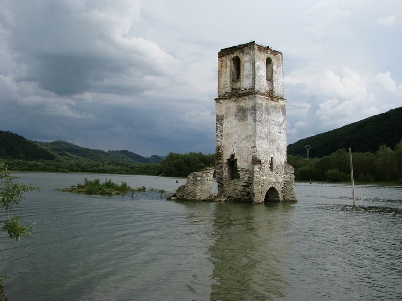 A tó partján - Bözödújfalu